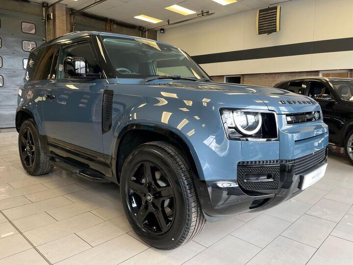 Land Rover DEFENDER 3.0 D200 MHEV Hard Top SUV Auto 4WD SWB Euro 6 (s/s) 3dr Land Rover DEFENDER 3.0 D200 MHEV Hard Top SUV Auto 4WD SWB Euro 6 (s/s) 3dr