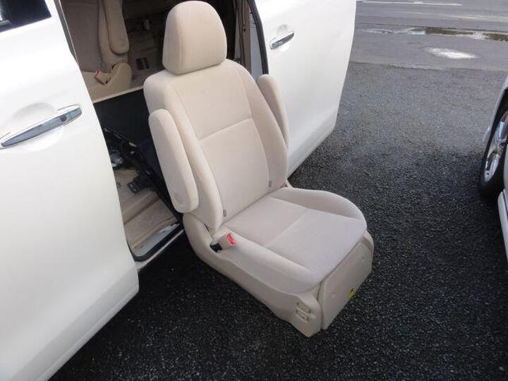 Toyota Vellfire WELCAB DISABLED ACCESS SEAT Toyota Vellfire WELCAB DISABLED ACCESS SEAT