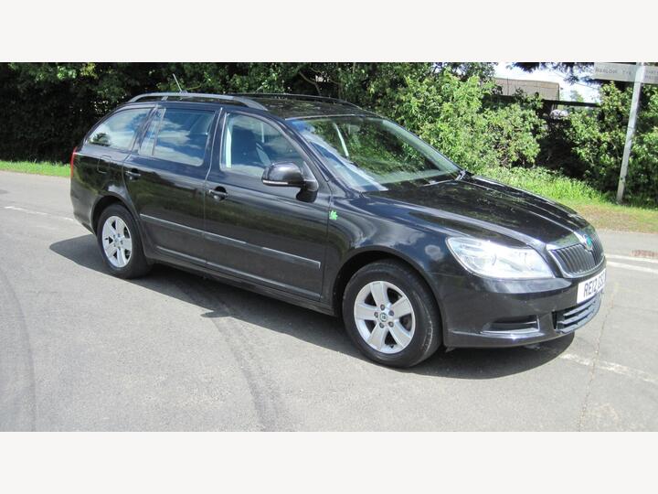 Skoda Octavia 1.6 TDI GreenLine II Euro 5 (s/s) 5dr Skoda Octavia 1.6 TDI GreenLine II Euro 5 (s/s) 5dr