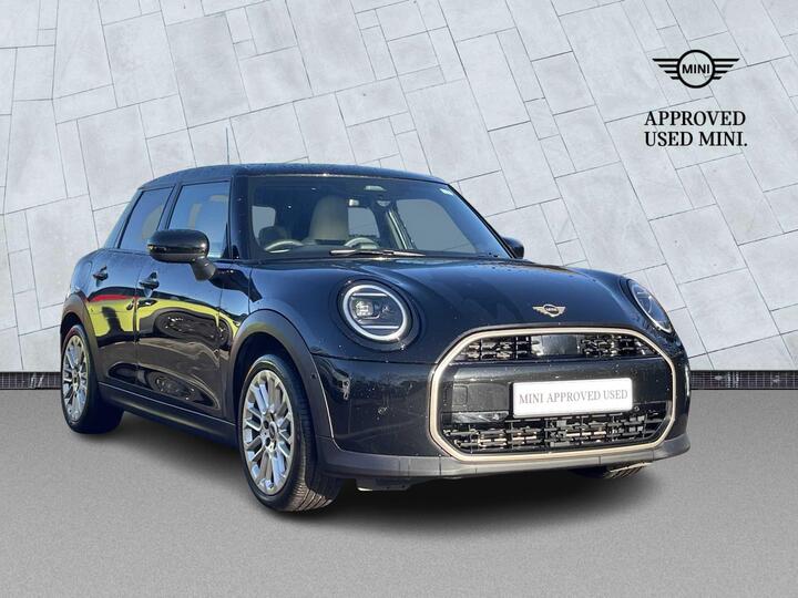 MINI Hatch 1.5C Exclusive Steptronic Euro 6 (s/s) 5dr