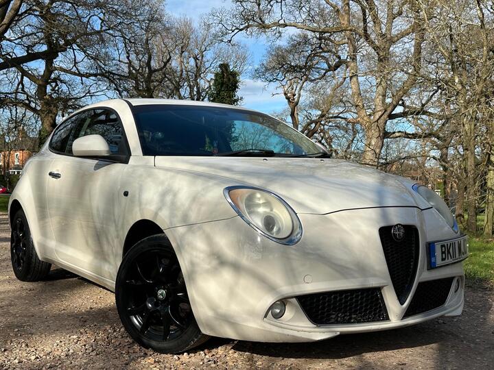 Alfa Romeo MiTo 1.4 TB MultiAir Lusso Euro 5 (s/s) 3dr Alfa Romeo MiTo 1.4 TB MultiAir Lusso Euro 5 (s/s) 3dr
