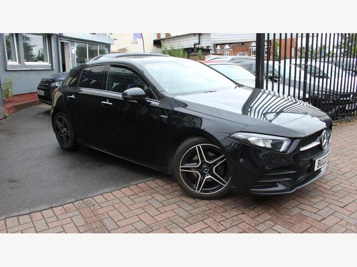 Mercedes-Benz A-CLASS 1.3 A180 AMG Line Edition (Premium) 7G-DCT Euro 6 (s/s) 5dr