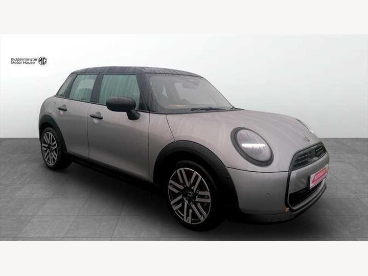 MINI Cooper 1.5C Classic Steptronic Euro 6 (s/s) 5dr