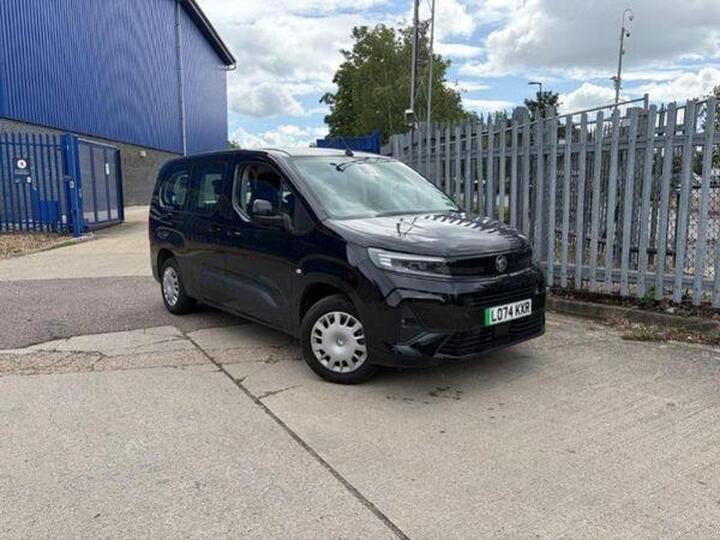 Vauxhall Combo Life Electric 52kWh Design XL MPV Auto 5dr (7.4kW Charger)