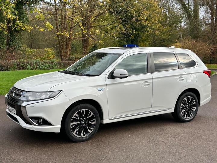 Mitsubishi Outlander 2.0h 12kWh GX4h CVT 4WD Euro 6 (s/s) 5dr Mitsubishi Outlander 2.0h 12kWh GX4h CVT 4WD Euro 6 (s/s) 5dr