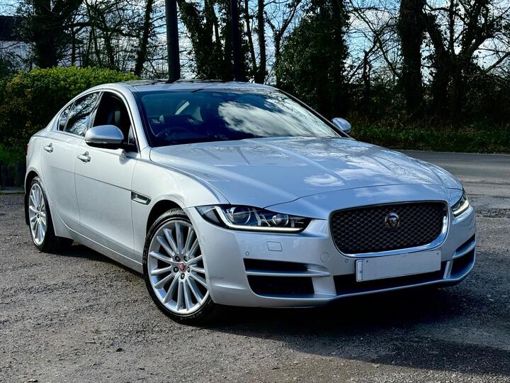 Jaguar XE 2.0d Portfolio Auto AWD Euro 6 (s/s) 4dr