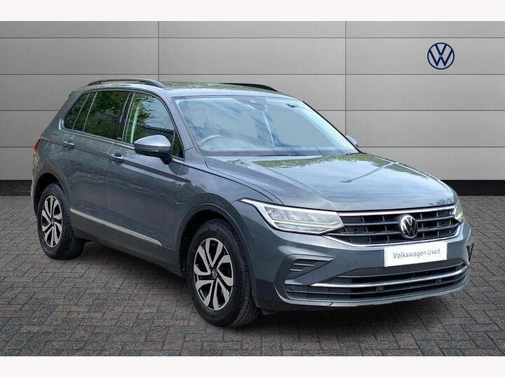 Volkswagen Tiguan 1.5 TSI Active Euro 6 (s/s) 5dr Volkswagen Tiguan 1.5 TSI Active Euro 6 (s/s) 5dr