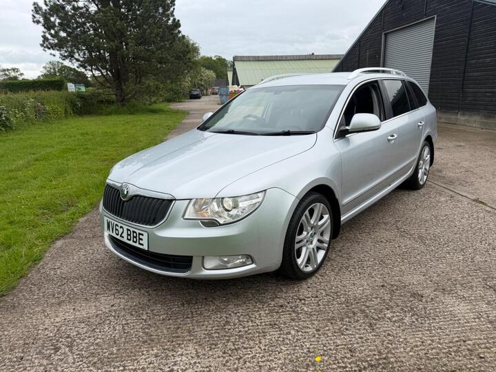 Skoda Superb 2.0 TDI Elegance 4WD Euro 5 5dr