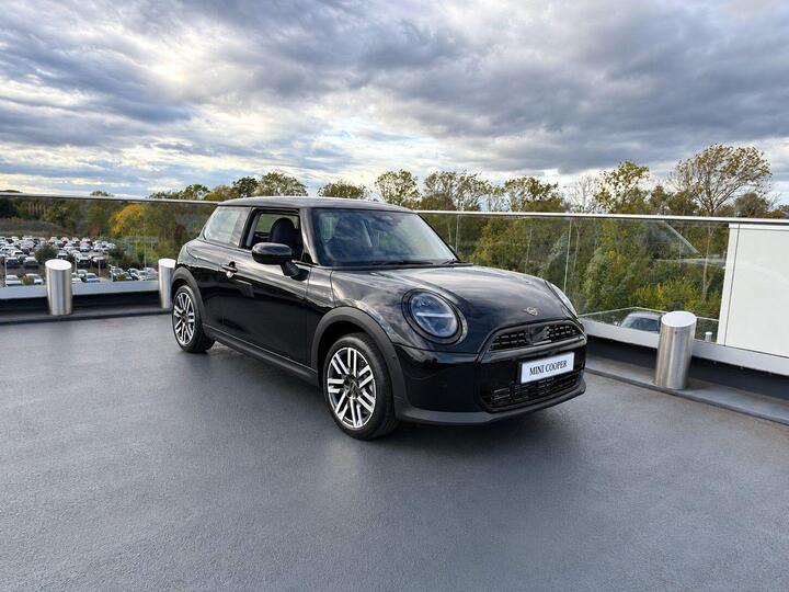 MINI Cooper 1.5C Classic Steptronic Euro 6 (s/s) 3dr