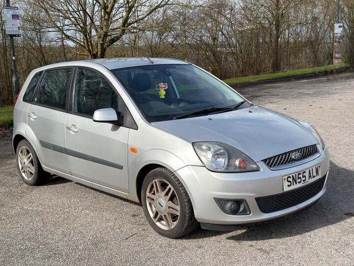 Ford Fiesta 1.4 Ghia 5dr