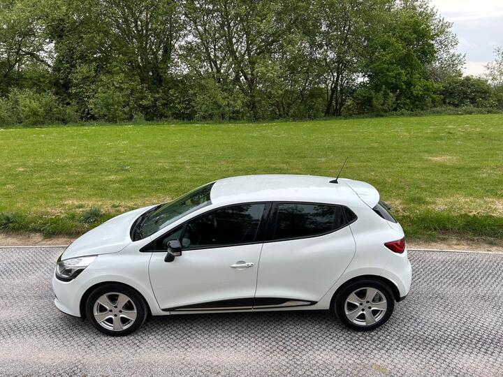 Renault Clio 1.2 16V Dynamique MediaNav Euro 5 5dr