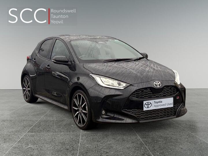 Toyota Yaris 1.5 VVT-h GR SPORT E-CVT Euro 6 (s/s) 5dr Toyota Yaris 1.5 VVT-h GR SPORT E-CVT Euro 6 (s/s) 5dr