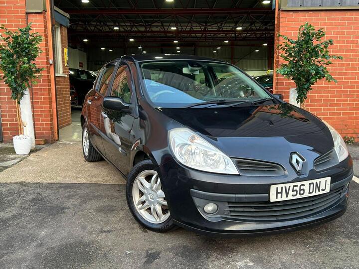 Renault Clio 1.6 VVT Privilege 5dr