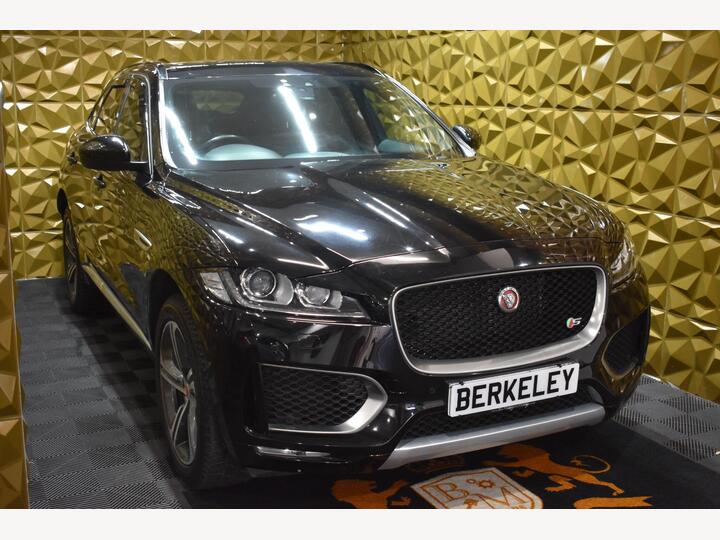 Jaguar F-PACE 3.0 D300 V6 S Auto AWD Euro 6 (s/s) 5dr
