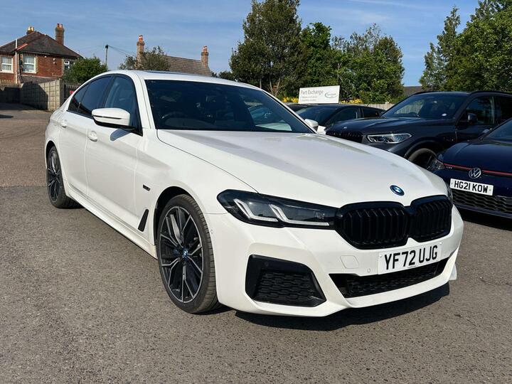 BMW 5 SERIES 2.0 530e 12kWh M Sport Steptronic XDrive Euro 6 (s/s) 4dr BMW 5 SERIES 2.0 530e 12kWh M Sport Steptronic XDrive Euro 6 (s/s) 4dr