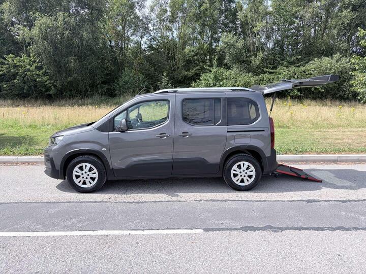 Peugeot Rifter Horizon 1.2 Automatic WHEELCHAIR ACCESS