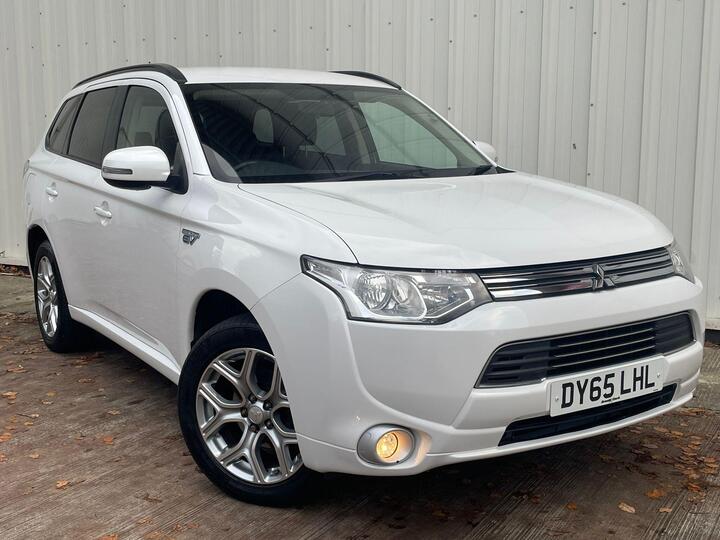 Mitsubishi Outlander 2.0h 12kWh GX3h CVT 4WD Euro 5 (s/s) 5dr Mitsubishi Outlander 2.0h 12kWh GX3h CVT 4WD Euro 5 (s/s) 5dr