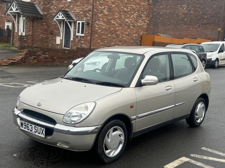 Daihatsu Sirion 1.0 + 5dr Daihatsu Sirion 1.0 + 5dr