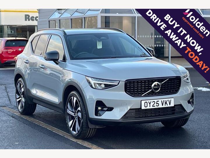 Volvo XC40 2.0 B3 MHEV Plus Dark DCT Auto Euro 6 (s/s) 5dr