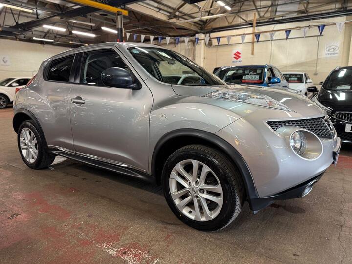 Nissan Juke 1.6 Acenta Premium Euro 5 (s/s) 5dr Nissan Juke 1.6 Acenta Premium Euro 5 (s/s) 5dr