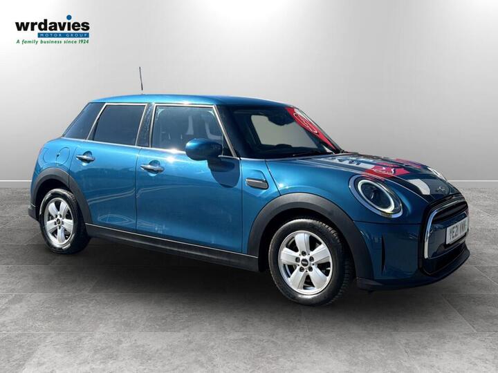 MINI HATCHBACK 1.5 Cooper Classic Steptronic Euro 6 (s/s) 5dr