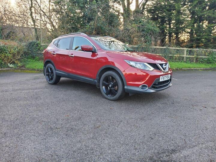 Nissan QASHQAI 1.6 DCi N-Connecta 2WD Euro 6 (s/s) 5dr Nissan QASHQAI 1.6 DCi N-Connecta 2WD Euro 6 (s/s) 5dr