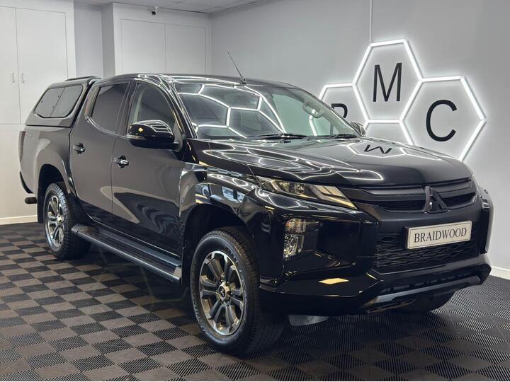 Mitsubishi L200 2.2 DI-D DC Barbarian 4WD Euro 6 (s/s) 4dr Mitsubishi L200 2.2 DI-D DC Barbarian 4WD Euro 6 (s/s) 4dr