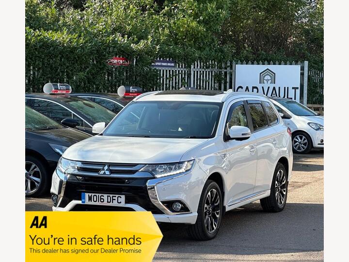 Mitsubishi Outlander 2.0h 12kWh GX4hs CVT 4WD Euro 6 (s/s) 5dr Mitsubishi Outlander 2.0h 12kWh GX4hs CVT 4WD Euro 6 (s/s) 5dr