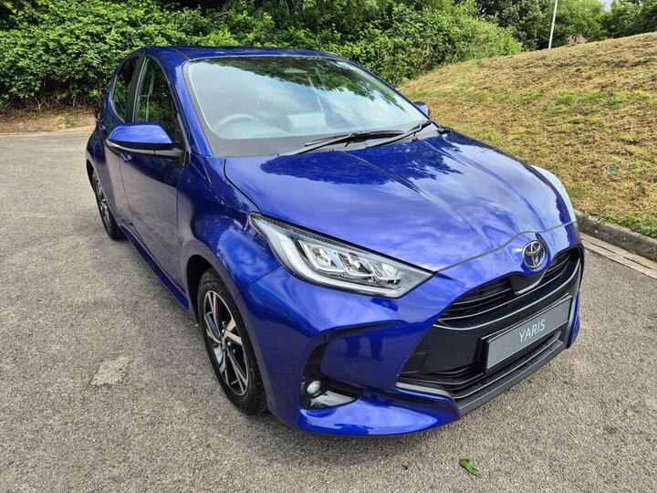 Toyota Yaris 1.5 VVT-h Design E-CVT Euro 6 (s/s) 5dr