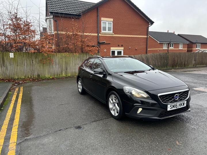 Volvo V40 Cross Country 2.0 D2 Lux Auto Euro 6 (s/s) 5dr Volvo V40 Cross Country 2.0 D2 Lux Auto Euro 6 (s/s) 5dr