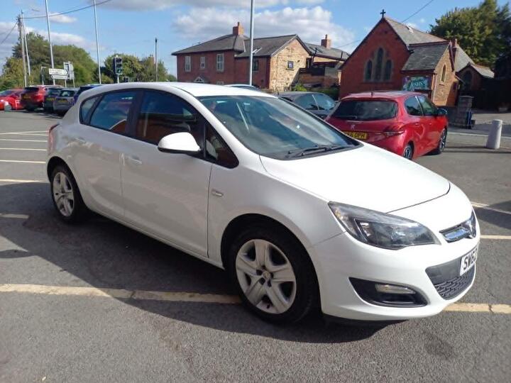 Vauxhall Astra 1.4 16v Exclusiv Euro 5 5dr