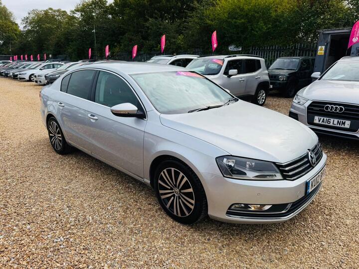 Volkswagen Passat 2.0 TDI BlueMotion Tech Sport Euro 5 (s/s) 5dr Volkswagen Passat 2.0 TDI BlueMotion Tech Sport Euro 5 (s/s) 5dr