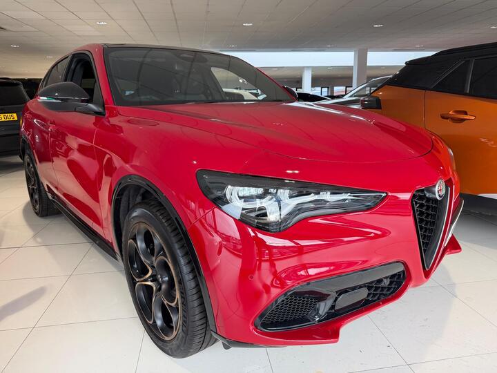 Alfa Romeo Stelvio 2.0T Intensa Auto Q4 AWD Euro 6 (s/s) 5dr