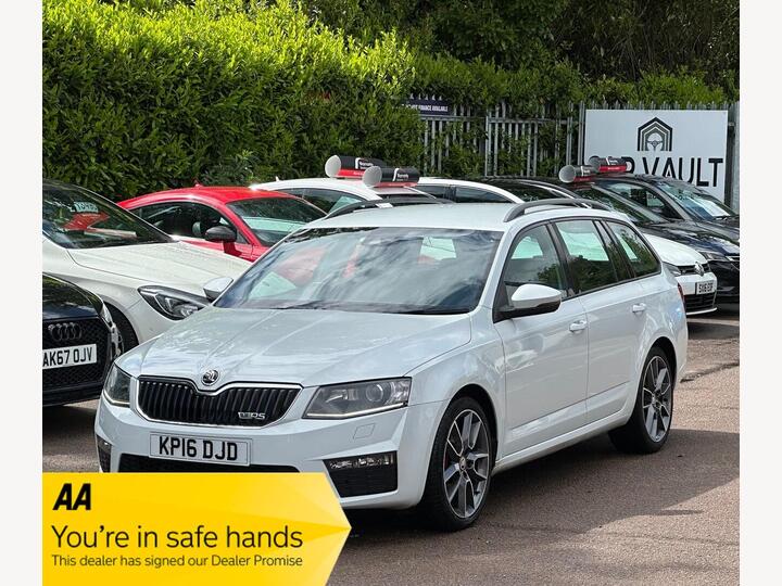 Skoda Octavia 2.0 TDI VRS DSG Euro 6 (s/s) 5dr (SNav) Skoda Octavia 2.0 TDI VRS DSG Euro 6 (s/s) 5dr (SNav)