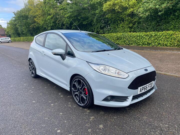 Ford Fiesta 1.6T EcoBoost ST-200 Euro 6 3dr