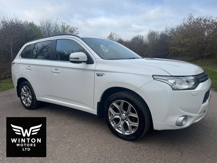 Mitsubishi OUTLANDER 2.0h 12kWh GX4hs CVT 4WD Euro 5 (s/s) 5dr Mitsubishi OUTLANDER 2.0h 12kWh GX4hs CVT 4WD Euro 5 (s/s) 5dr