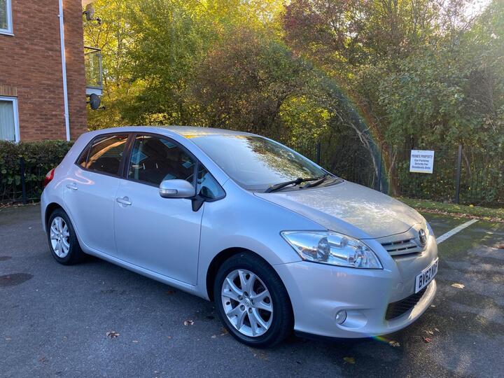 Toyota Auris 1.33 Dual VVT-i Colour Collection Euro 5 (s/s) 5dr