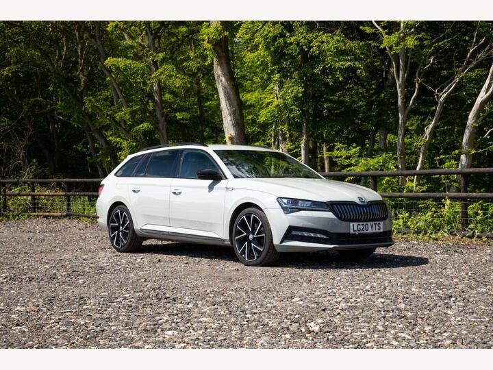Skoda SUPERB 1.4 TSI IV 13kWh SportLine Plus DSG Euro 6 (s/s) 5dr Skoda SUPERB 1.4 TSI IV 13kWh SportLine Plus DSG Euro 6 (s/s) 5dr