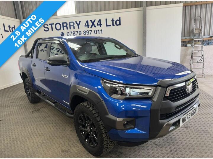 Toyota HI-LUX 2.8 D-4D Invincible X Auto 4WD Euro 6 (s/s) 4dr