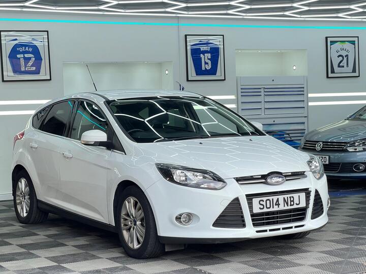 Ford Focus 1.0T EcoBoost Titanium Navigator Euro 5 (s/s) 5dr