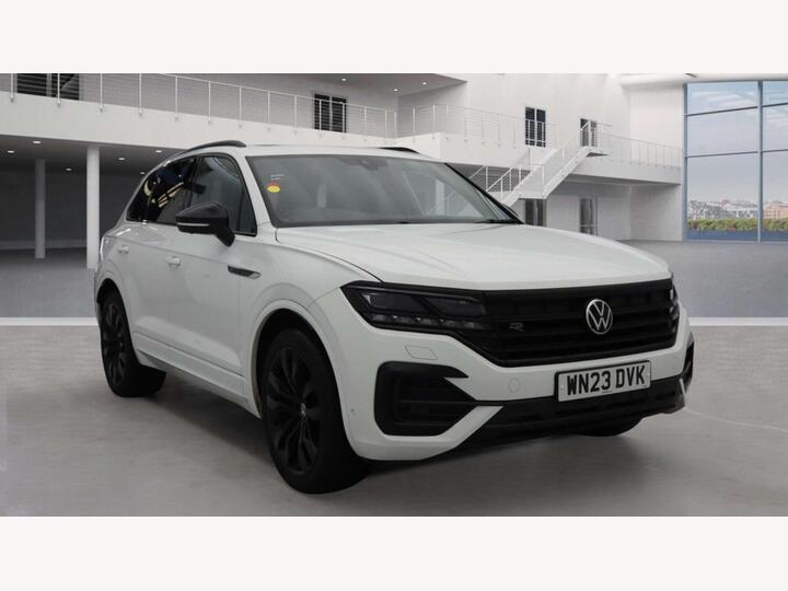 Volkswagen TOUAREG 3.0 TDI V6 Black Edition Tiptronic 4Motion Euro 6 (s/s) 5dr Volkswagen TOUAREG 3.0 TDI V6 Black Edition Tiptronic 4Motion Euro 6 (s/s) 5dr