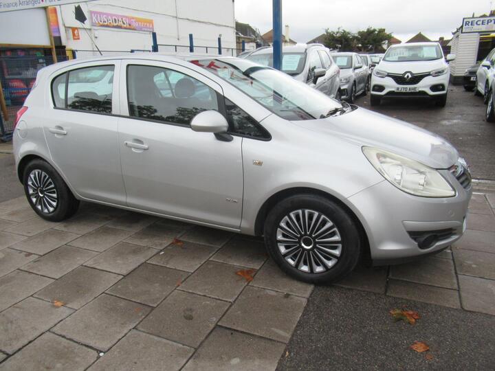 Vauxhall Corsa 1.4i 16v Club 5dr