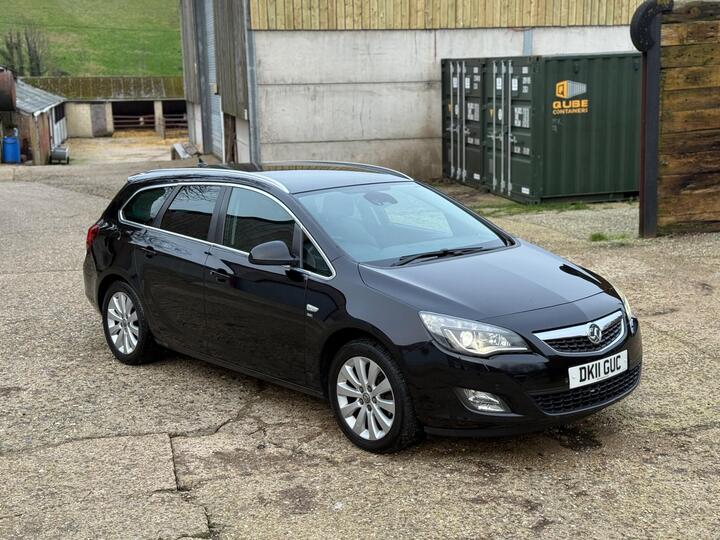 Vauxhall Astra 2.0 CDTi SE Sports Tourer Auto Euro 5 5dr Vauxhall Astra 2.0 CDTi SE Sports Tourer Auto Euro 5 5dr