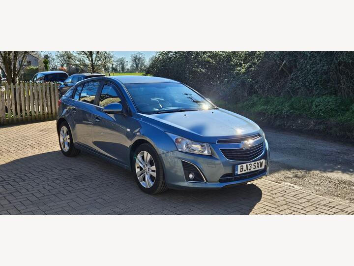 Chevrolet Cruze 1.7 VCDi LTZ Euro 5 (s/s) 5dr (Nav)