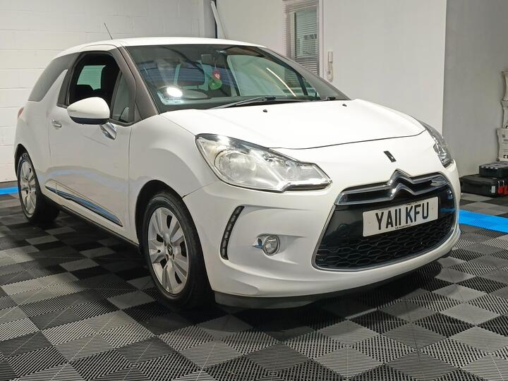 Citroen DS3 1.6 E-HDi Airdream DStyle Euro 5 (s/s) 3dr Citroen DS3 1.6 E-HDi Airdream DStyle Euro 5 (s/s) 3dr