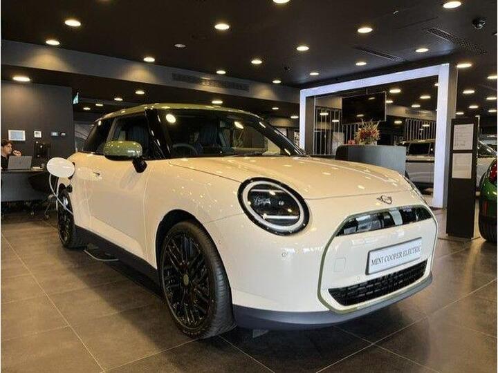 MINI Electric Cooper SE 54.2kWh Paul Smith Edition Auto 3dr