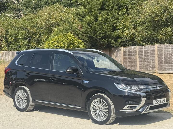 Mitsubishi Outlander 2.4h TwinMotor 13.8kWh 4h CVT 4WD Euro 6 (s/s) 5dr