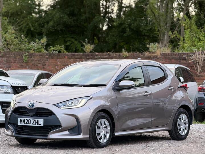 Toyota Yaris 1.5 VVT-h Dynamic E-CVT Euro 6 (s/s) 5dr