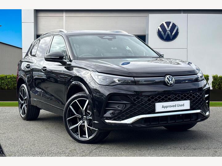 Volkswagen Tiguan 1.5 TSI EHybrid 19.7kWh R-Line DSG Euro 6 (s/s) 5dr Volkswagen Tiguan 1.5 TSI EHybrid 19.7kWh R-Line DSG Euro 6 (s/s) 5dr
