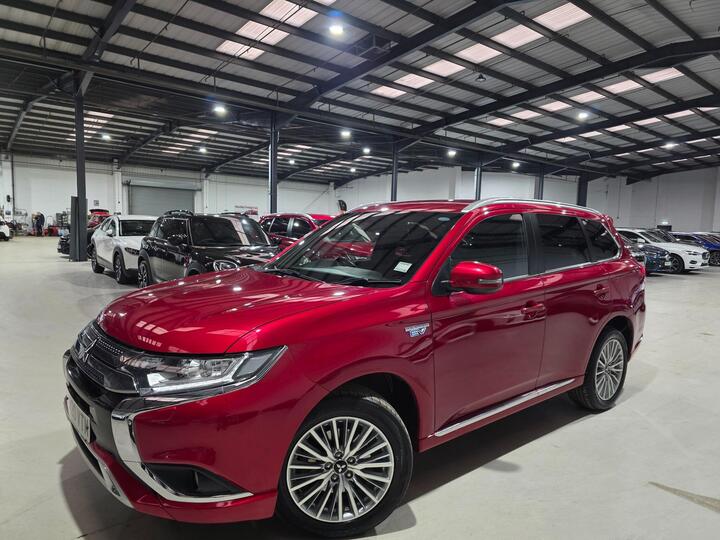 Mitsubishi Outlander 2.4h TwinMotor 13.8kWh Dynamic CVT 4WD Euro 6 (s/s) 5dr Mitsubishi Outlander 2.4h TwinMotor 13.8kWh Dynamic CVT 4WD Euro 6 (s/s) 5dr